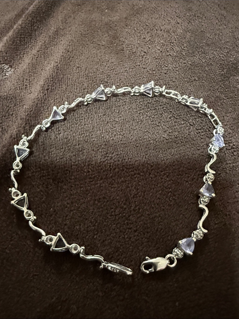 14k white gold Bracelet with Light Purple Gem Accents 6.75 inches